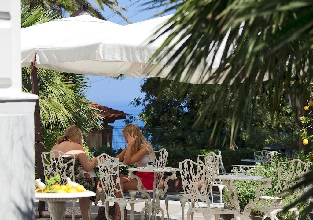 Luxury Villa Excelsior Parco Capri Restaurant photo